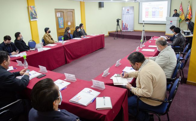 2. Delegados de los gobiernos autónomos municipales participaron de la tercera reunión de socialización.