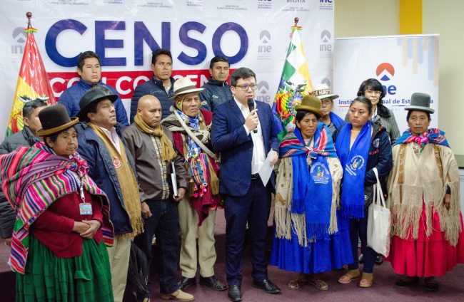 3.- El ministro de Planificación del Desarrollo, Sergio Cusicanqui, lee las conclusiones de la reunión.