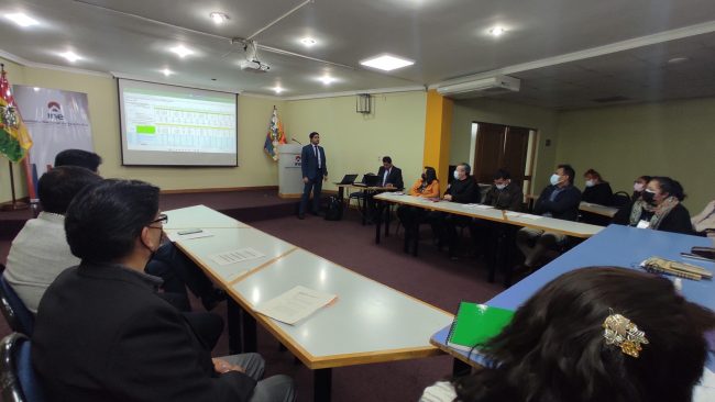 1. Expertos en del Banco Central de Guatemala brindan asistencia técnica a funcionarios del INE